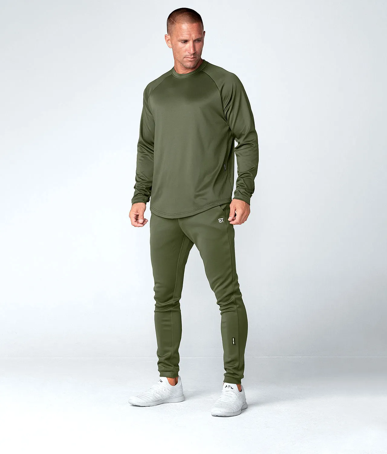 8400 . Momentum Regular-Fit T-Shirt - Military Green