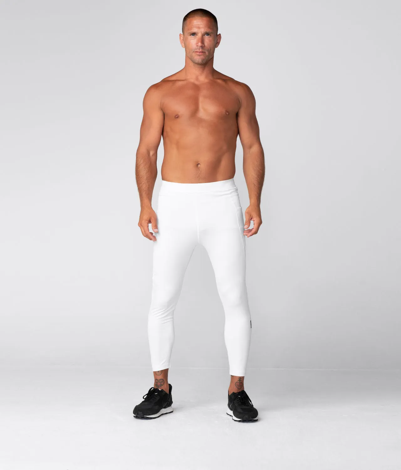 9500 . Compression Regular-Fit Pants - White