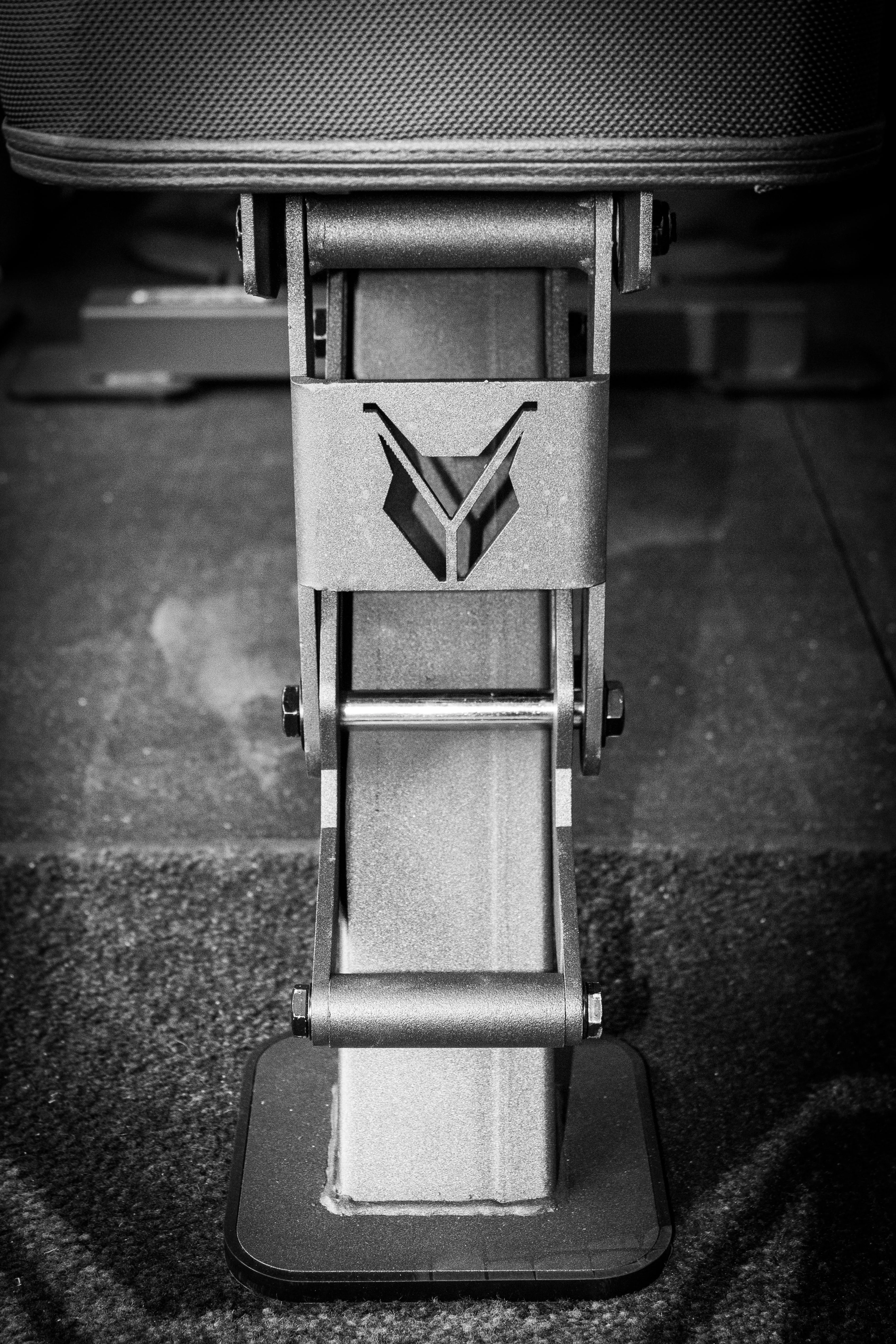 Adjustable Bench; LYNX Logo