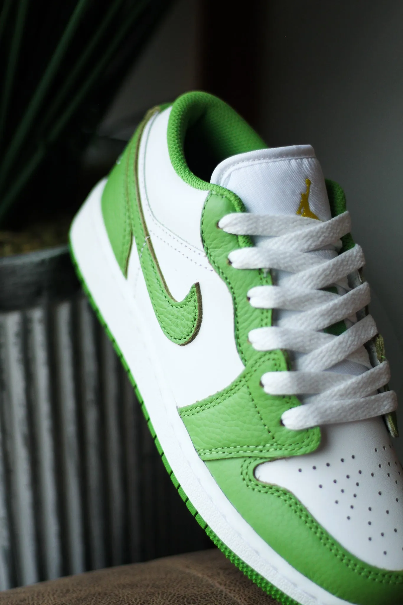 AIR JORDAN 1 LOW SE "CHLOROPHYLL"