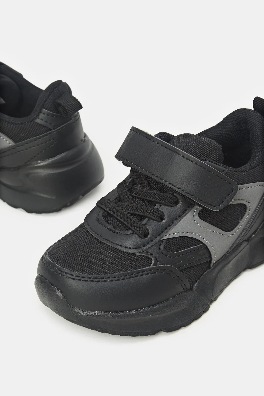 Boys Triple Black Chunky Sneaker