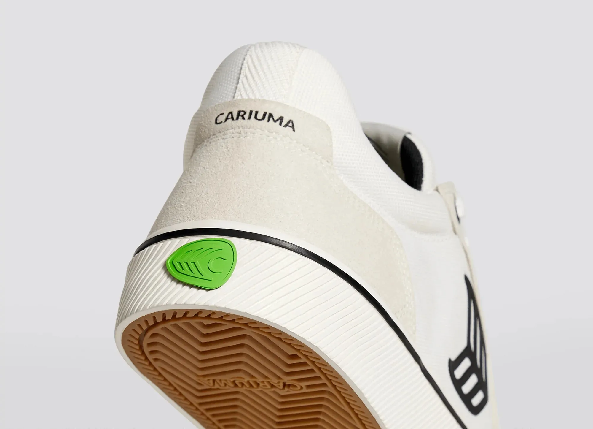 Cariuma Vallely Skate Vintage White Suede And Off-White