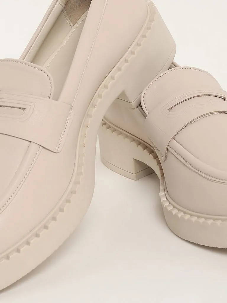 LUNA BLU Solid Ivory Loafers