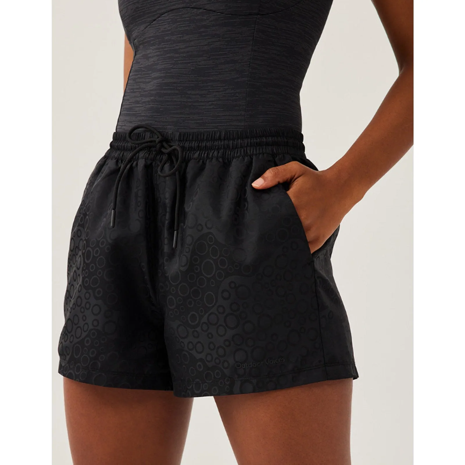 OUTDOOR VOICES Women's GeoShine Shorts M Black Athletic Pull On Lightweight NWT