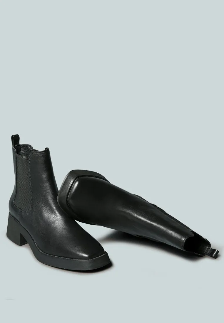 THERON Chelsea Upfront Black Boot