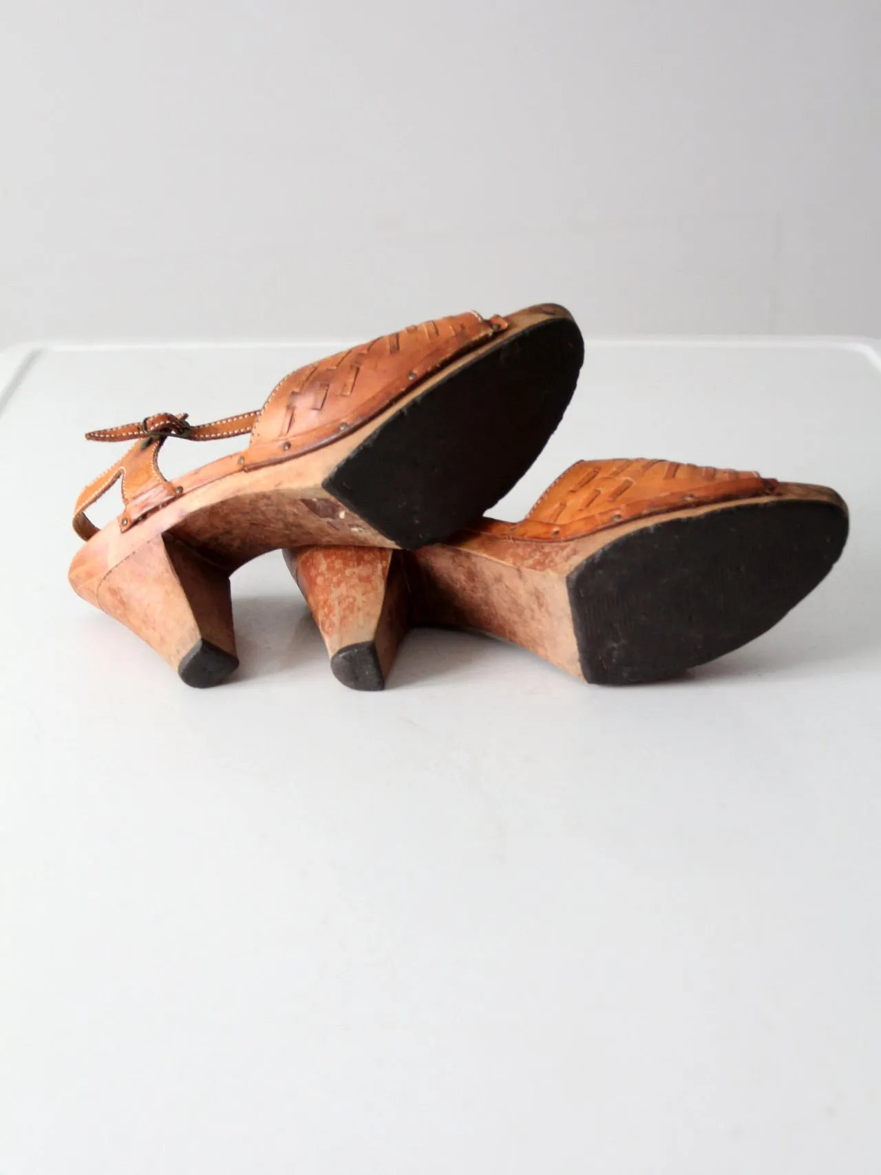 vintage 70s leather heels