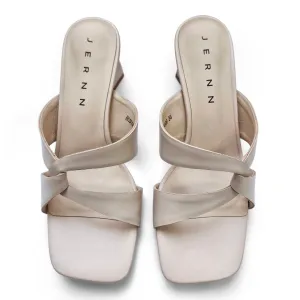 Vivia side cross sandals